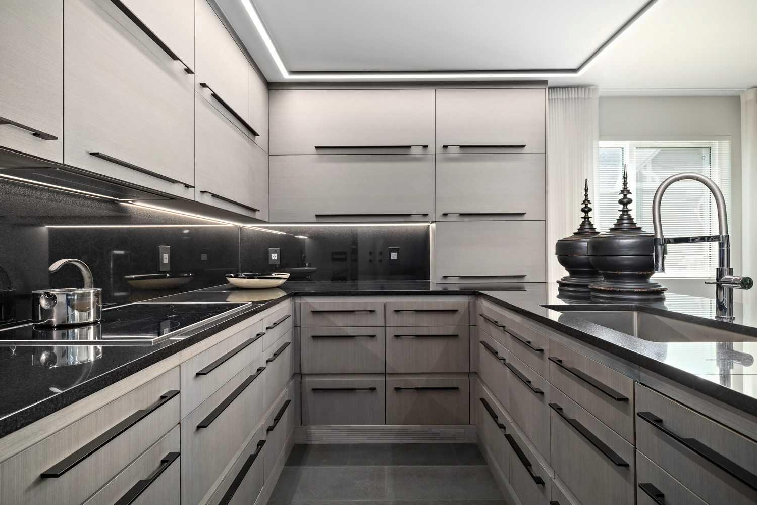 629 Royal Avenue SW 404