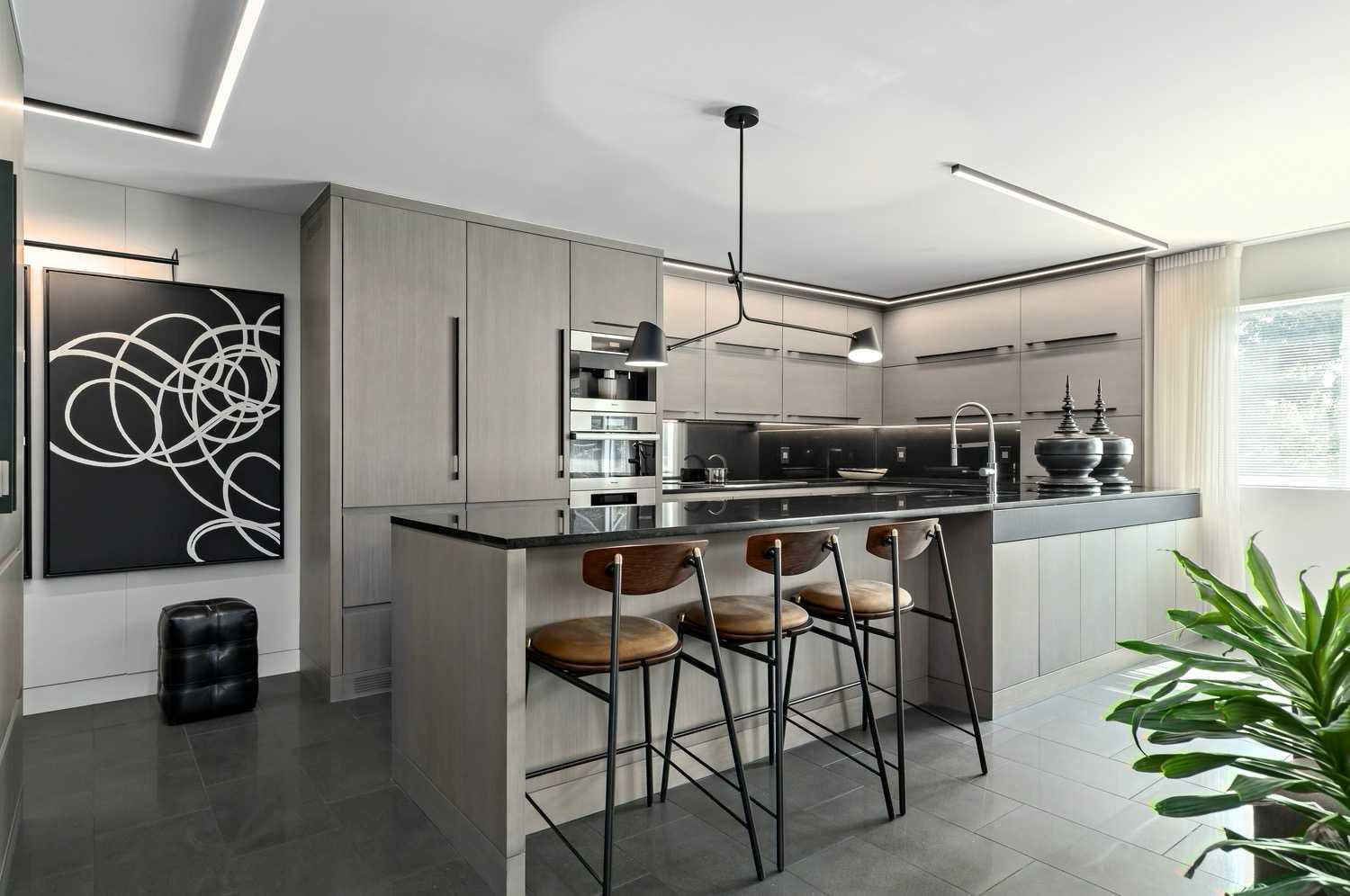 629 Royal Avenue SW 404