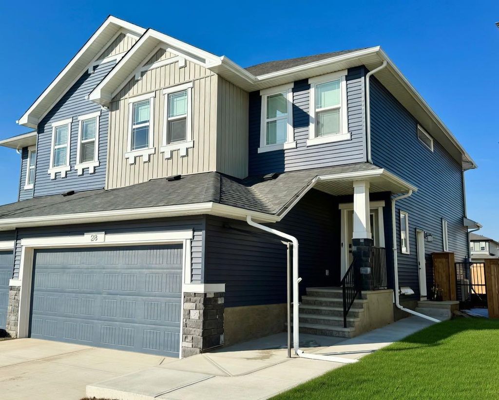 Photo of 28 Aster Link, Okotoks, AB T1S 5Y1 (MLS # A2296225)