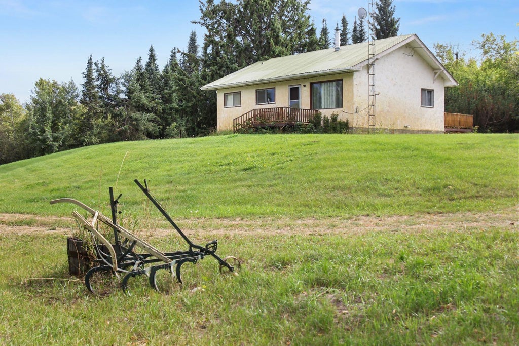 Photo of 10111 HWY 13, Rural Flagstaff County, AB T0B 1X0 (MLS # A2346793)