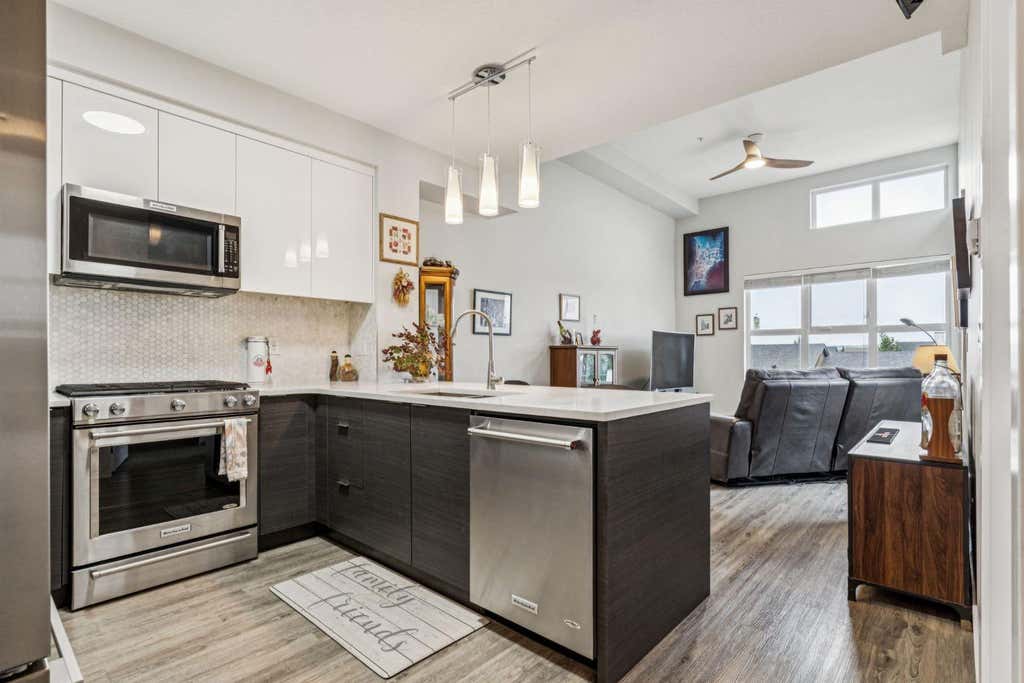 Photo of 95 Burma Star Road SW #1402, Calgary, AB T3E 8A9 (MLS # A2326567)