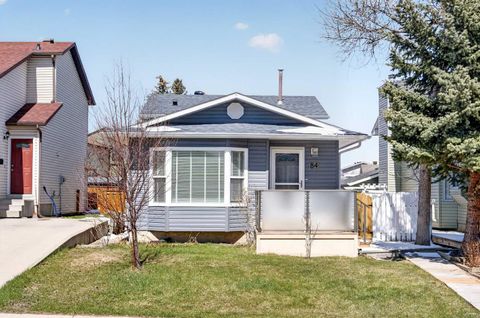 Photo of 84 Macewan Glen Way NW, Calgary, AB T2K 2G7 (MLS # A2307010)