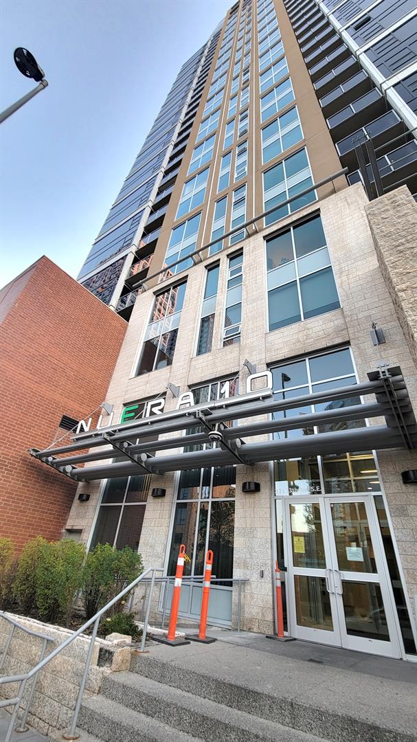 211 13 Avenue SE 1605