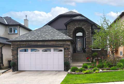 Photo of 92 Sherwood Rise NW, Calgary, AB T3R 1P6 (MLS # A2334159)