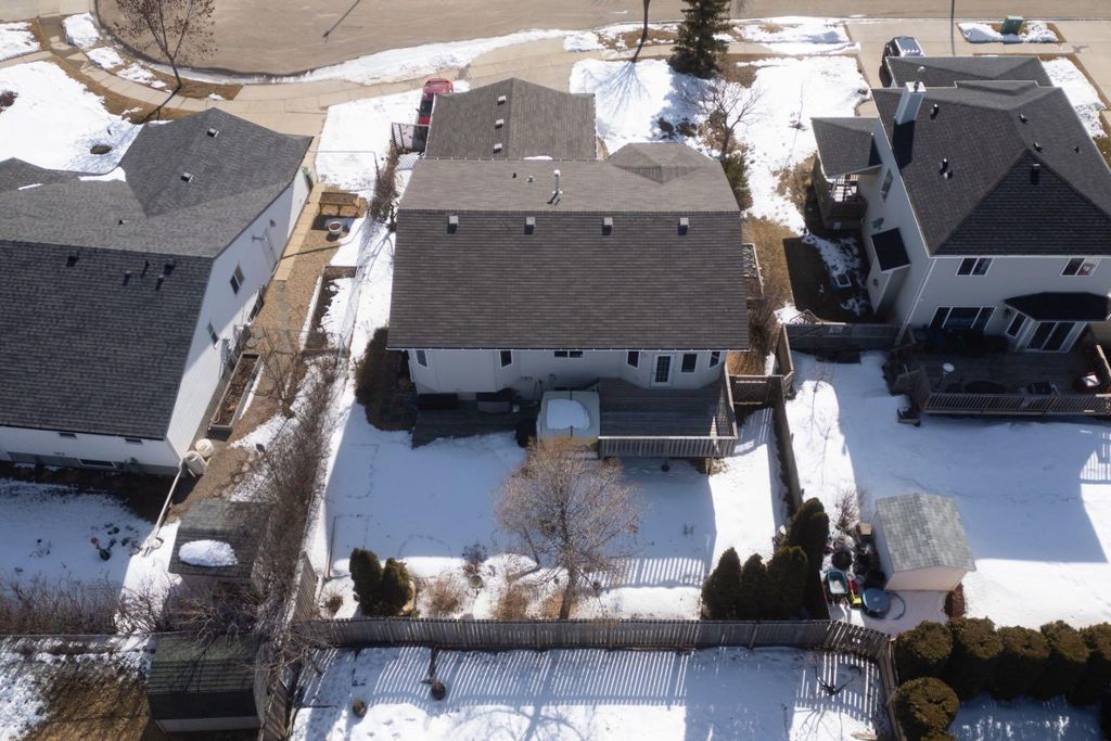 Photo of 6608 33 Avenue, Camrose, AB T4V 4W9 (MLS # A2293491)