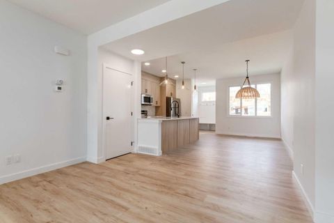 1154 Cobblestone Boulevard Airdrie AB T4B 5W3