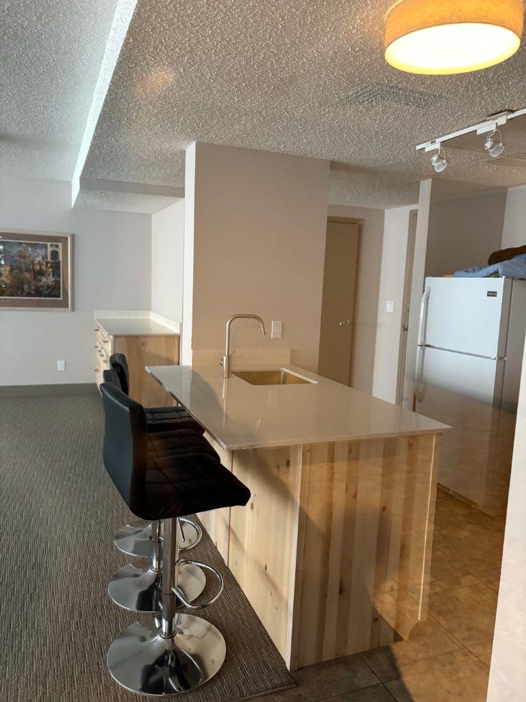 511 56 Avenue SW 203