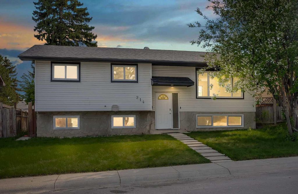 Photo of 214 Rundleview Close NE, Calgary, AB T1Y 1J1 (MLS # A2315435)