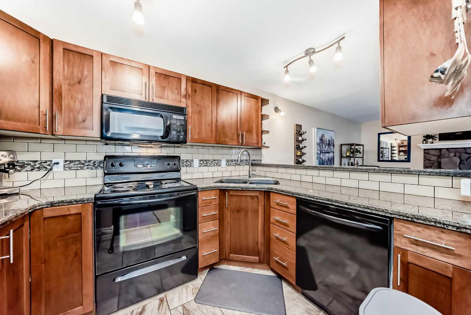 79 Glamis Green SW 169