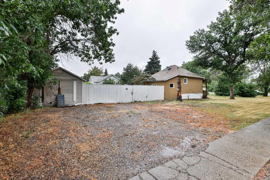 Photo of 105 Broadway S, Raymond, AB T0K 2S0 (MLS # A2337470)