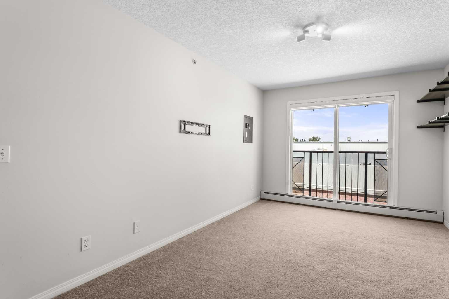1010 Railway Street 308