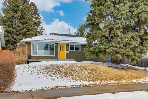 1022 30 Avenue NW Calgary AB T2K 0A3