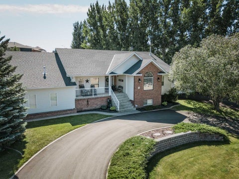 Photo of 392 East 7 Avenue, Dunmore, AB T1B 0J5 (MLS # A2340050)