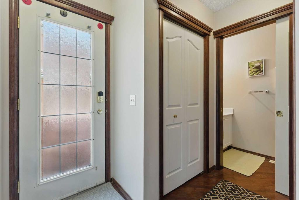 Photo of 206 Coral Cove NE, Calgary, AB T3Y 3Y9 (MLS # A2283333)