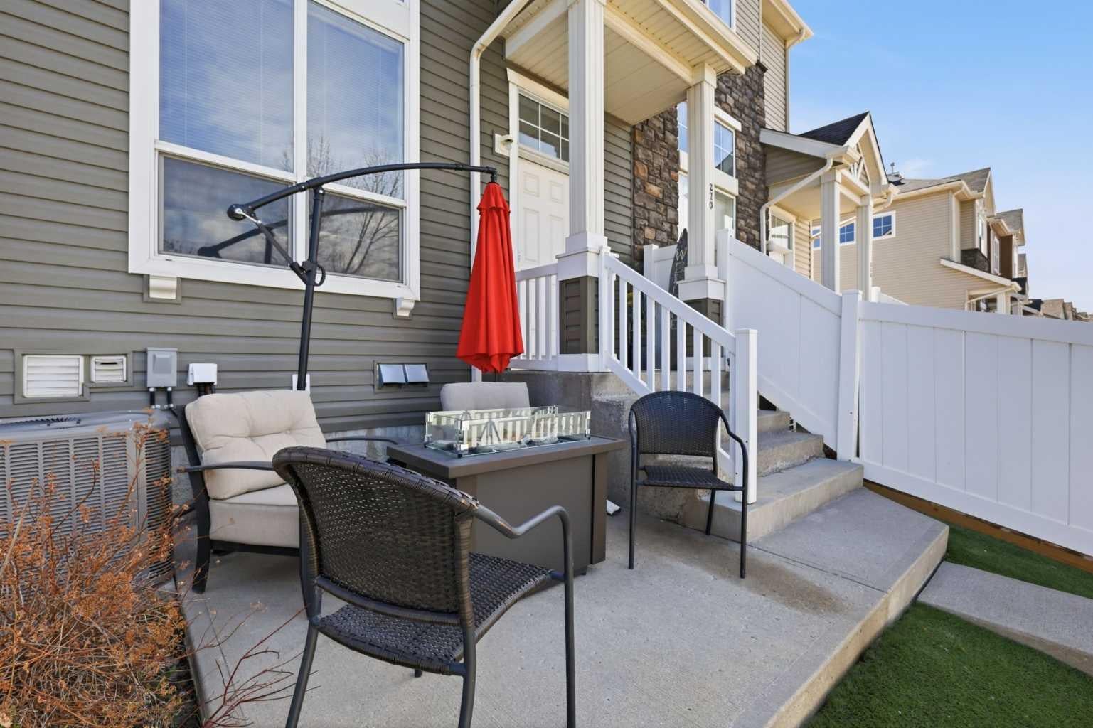 270 Elgin Way SE
