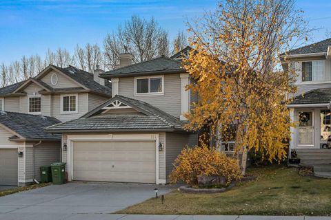 114 Valley Ponds Crescent NW Calgary AB T3B 5T7