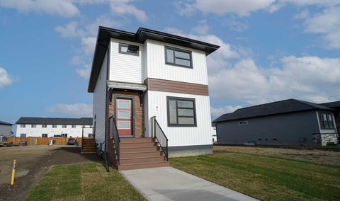 Photo of 29 Ian Way, Sylvan Lake, AB T4S 0W5 (MLS # A2346459)