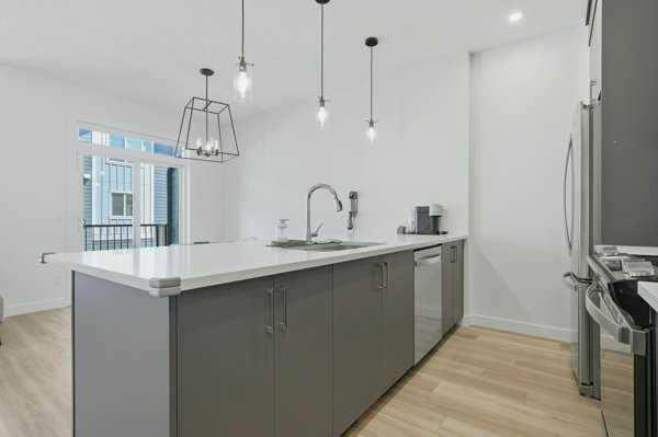 380 Seton Villas SE 283