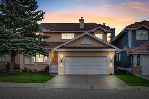 Photo of 208 Coral Shores Bay NE, Calgary, AB T3J 3J6 (MLS # A2304671)