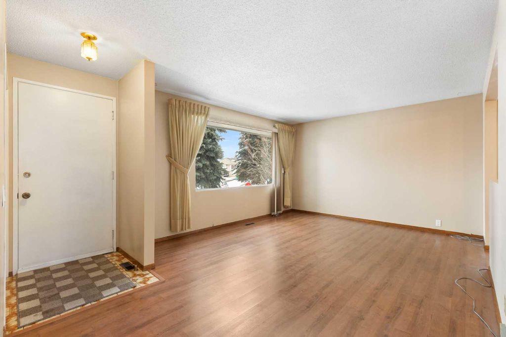Photo of 3331 41 Street SE, Calgary, AB T2B 1E7 (MLS # A2294311)