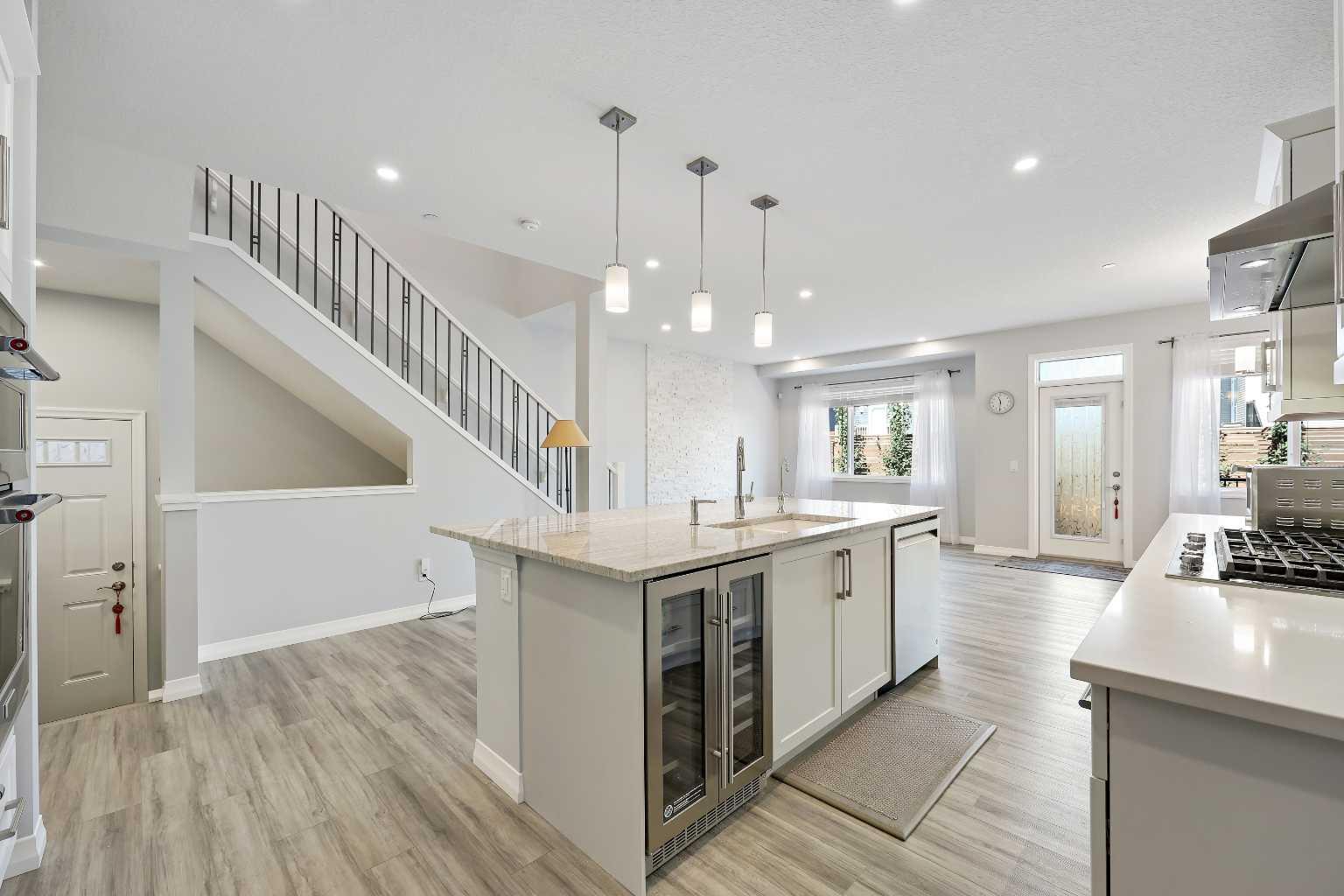 69 Howse Mount NE