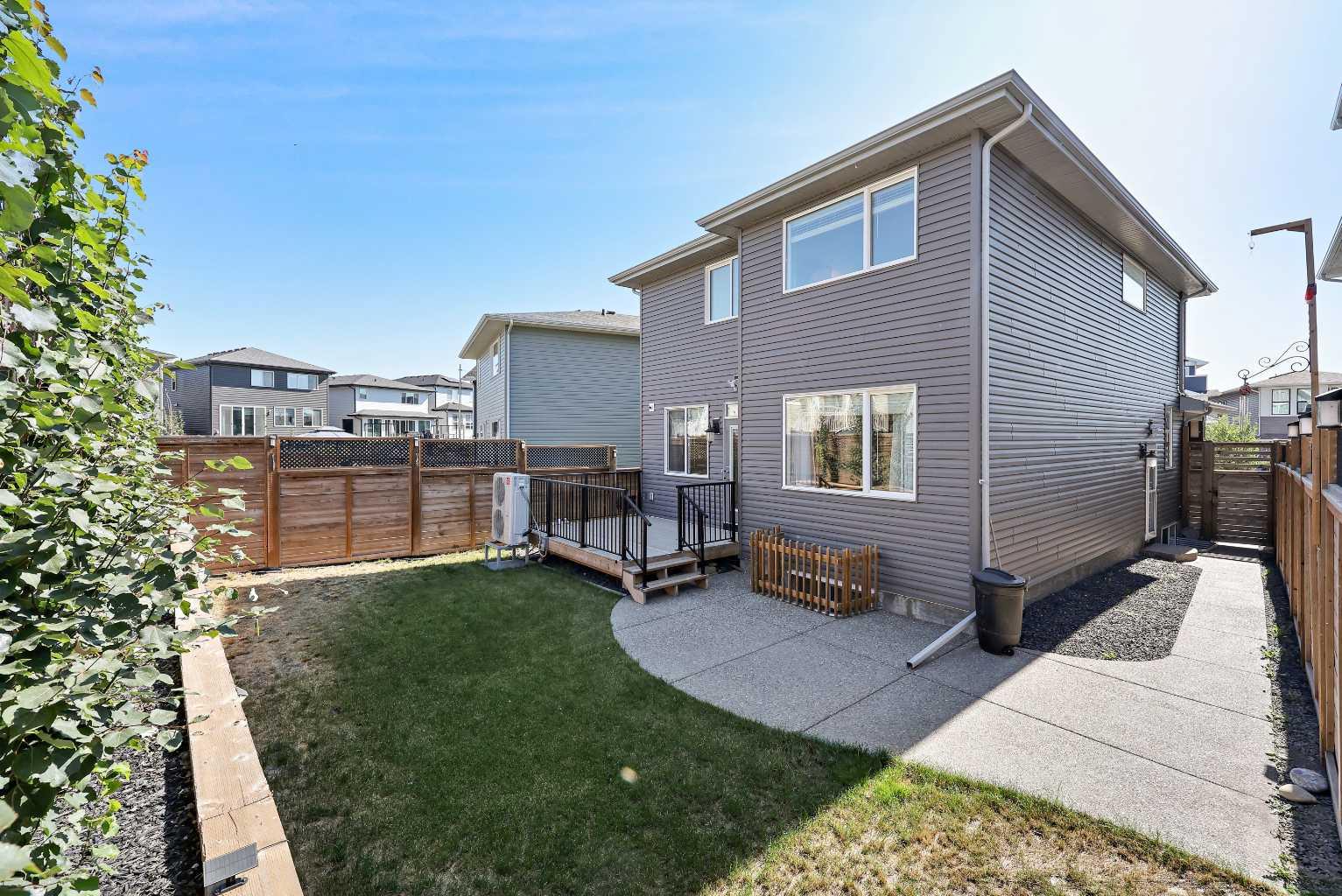 69 Howse Mount NE
