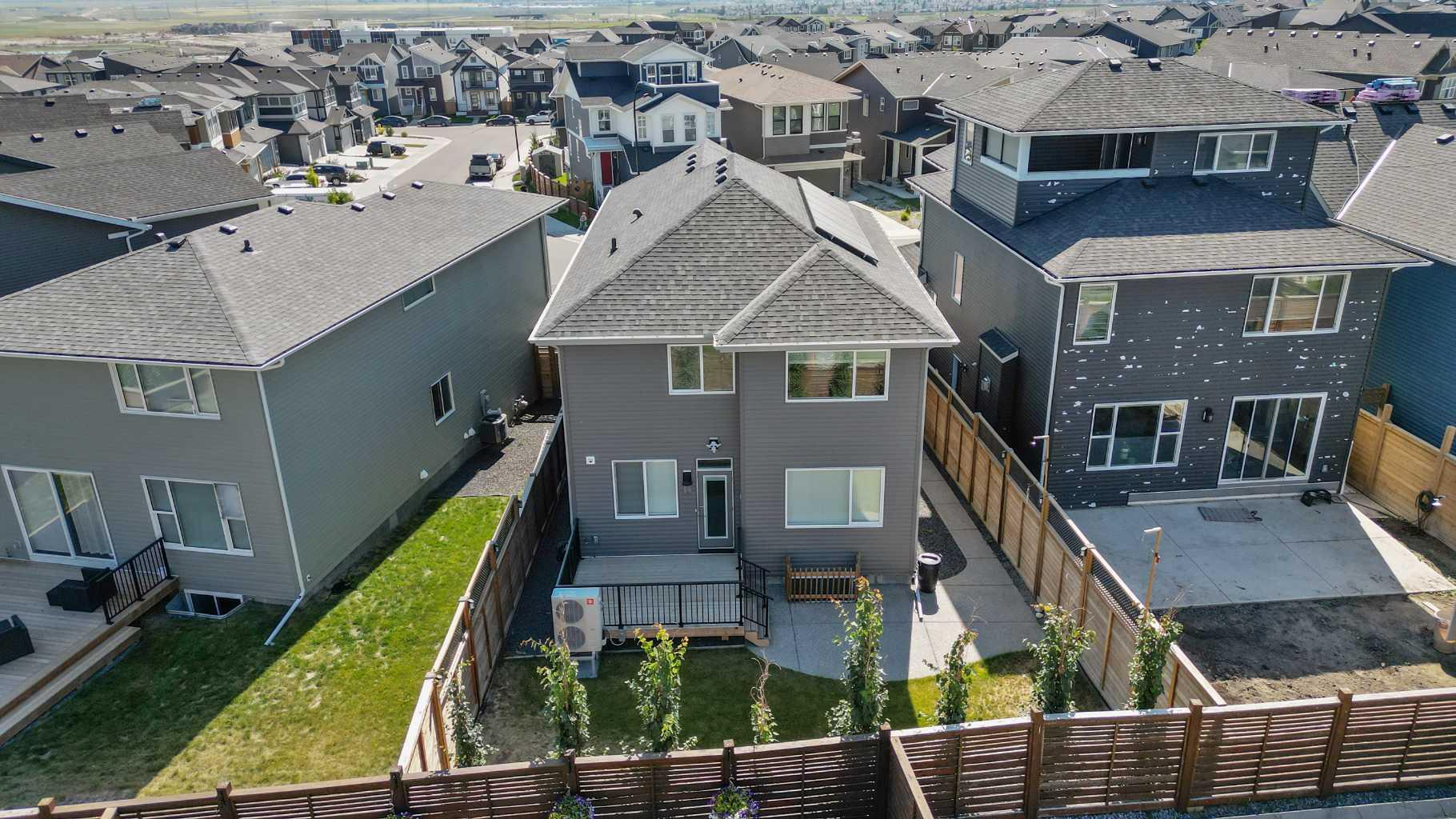 69 Howse Mount NE