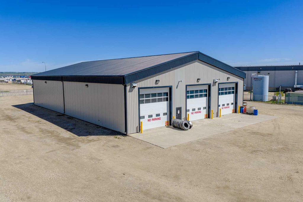 Photo of 9501 78 Avenue, Clairmont, AB T8V 2Z7 (MLS # A2313376)