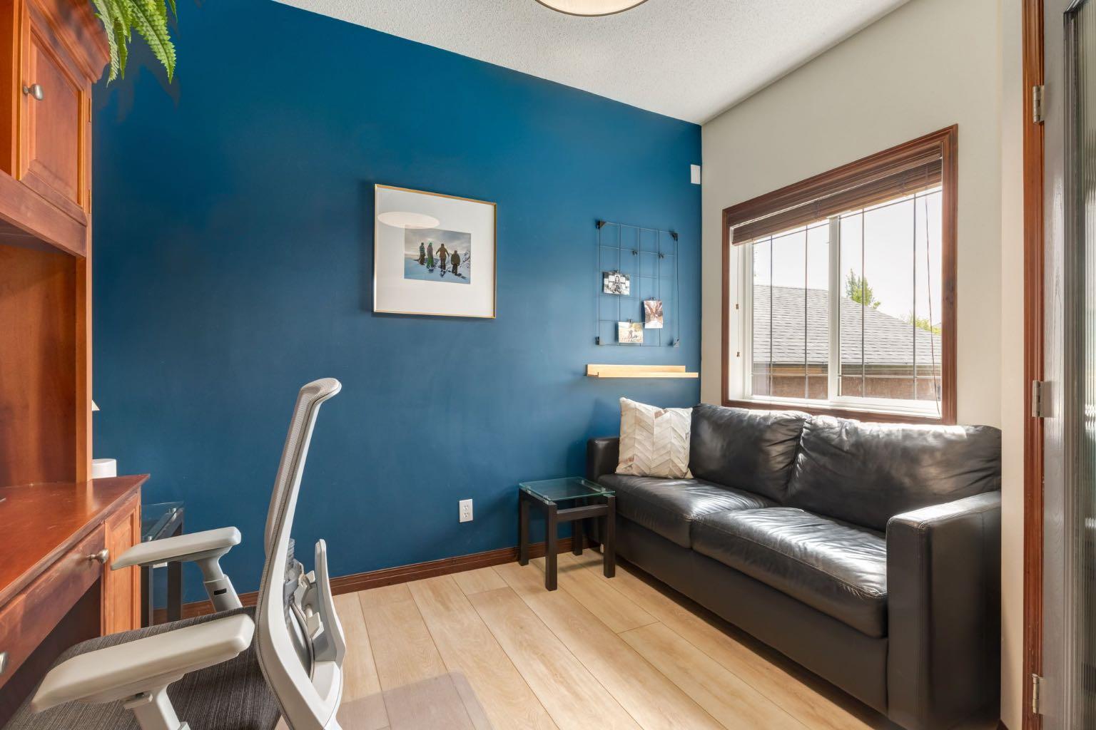99 Aspen Stone Crescent SW