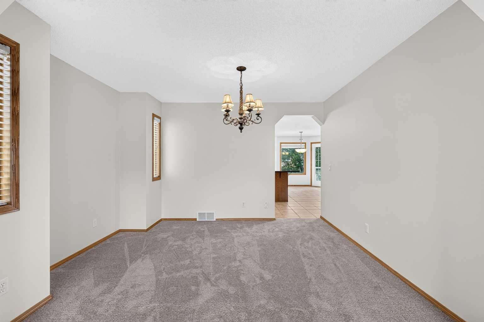 307 Edgeridge Gardens NW