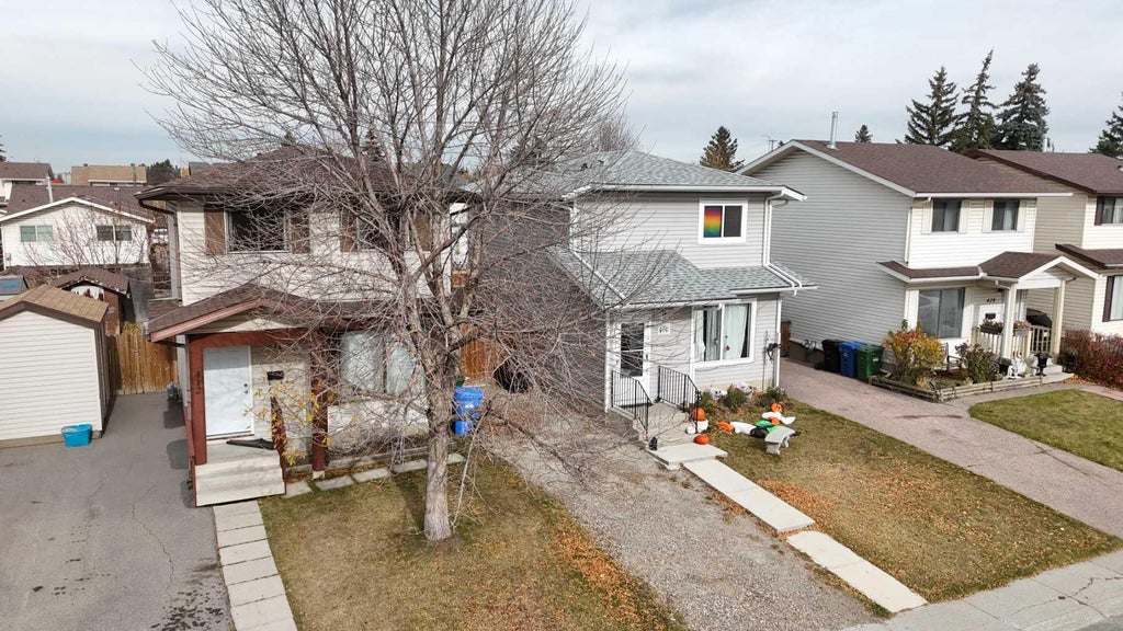 Photo of 412 Abadan Place NE, Calgary, AB T2A 6W3 (MLS # A2353456)