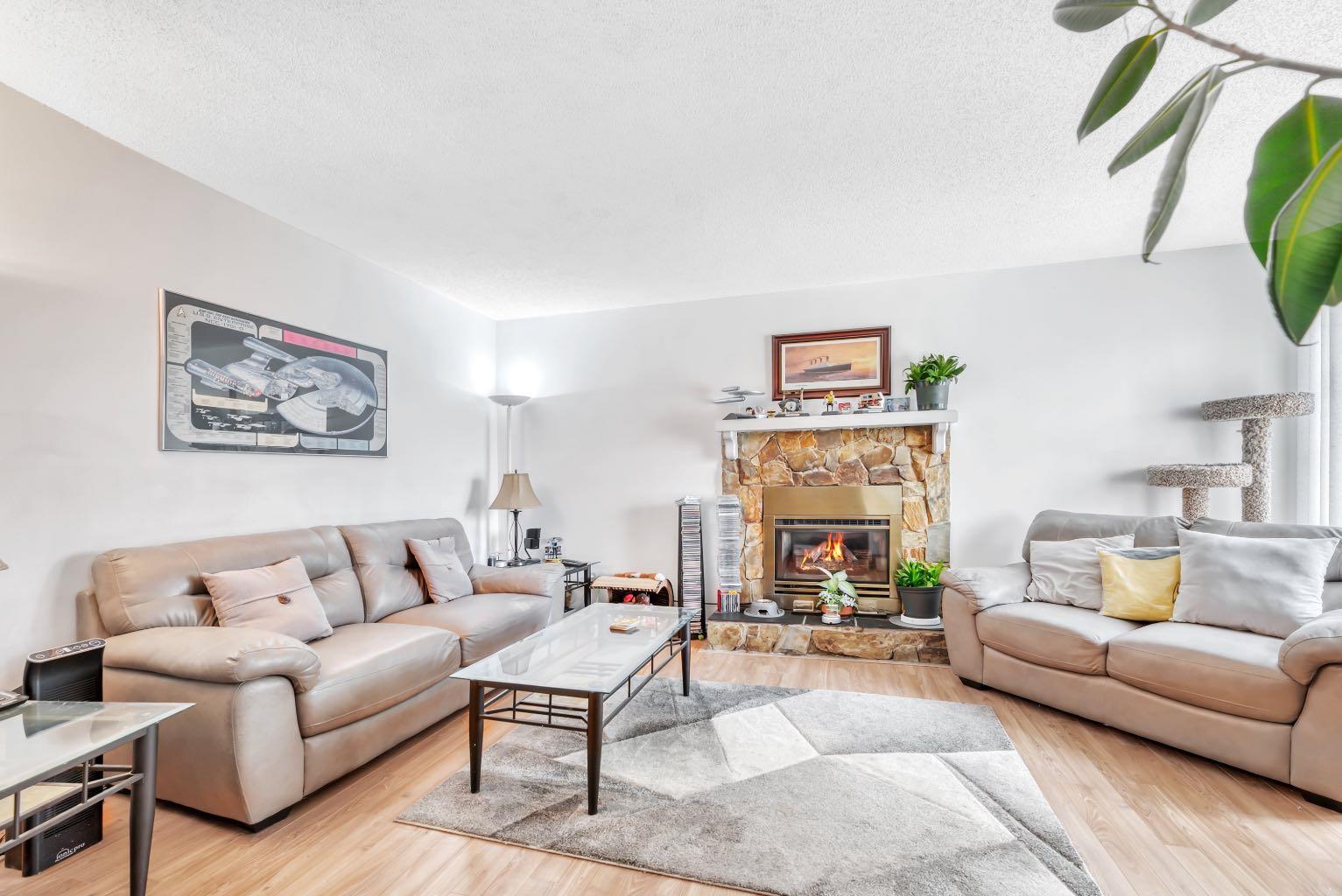 5 Falsby Place NE