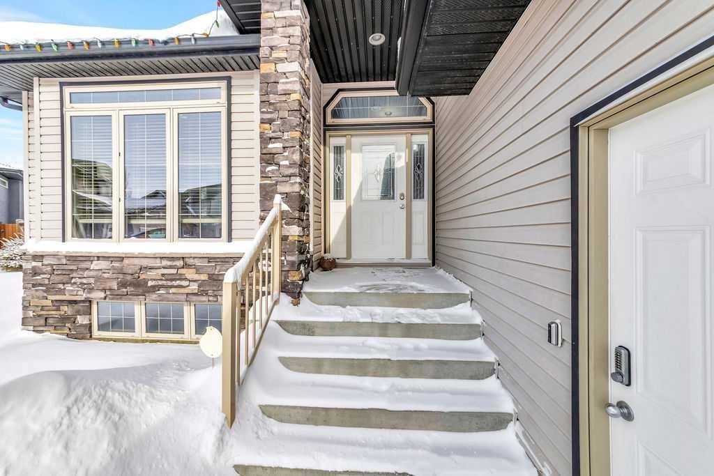 Photo of 5304 21 Street Close, Lloydminster, AB T9V 3G5 (MLS # A2287703)
