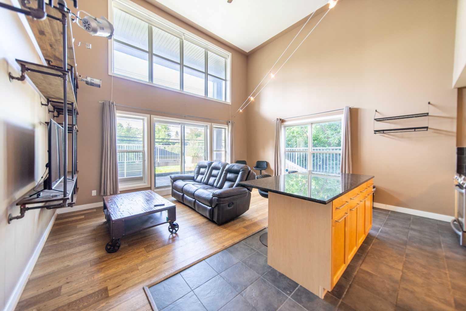 1505 27 Avenue SW 102