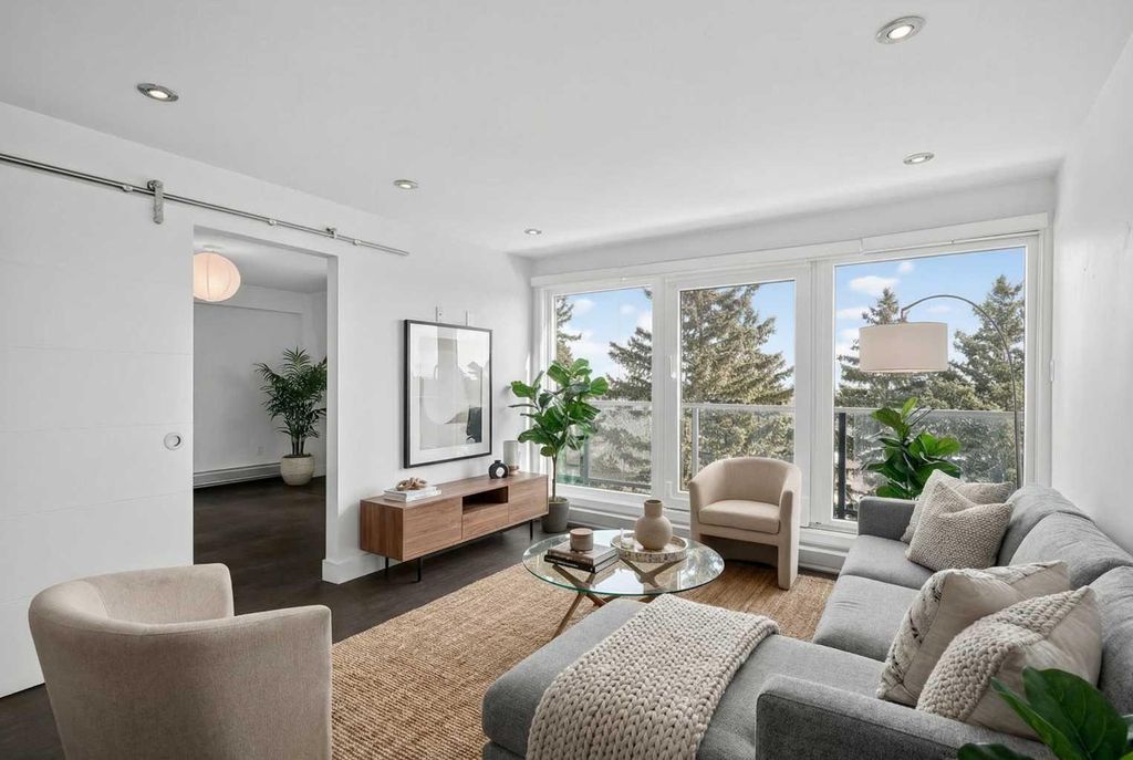 Photo of 512 Cedar Crescent SW #304, Calgary, AB T3C 2Y8 (MLS # A2292157)