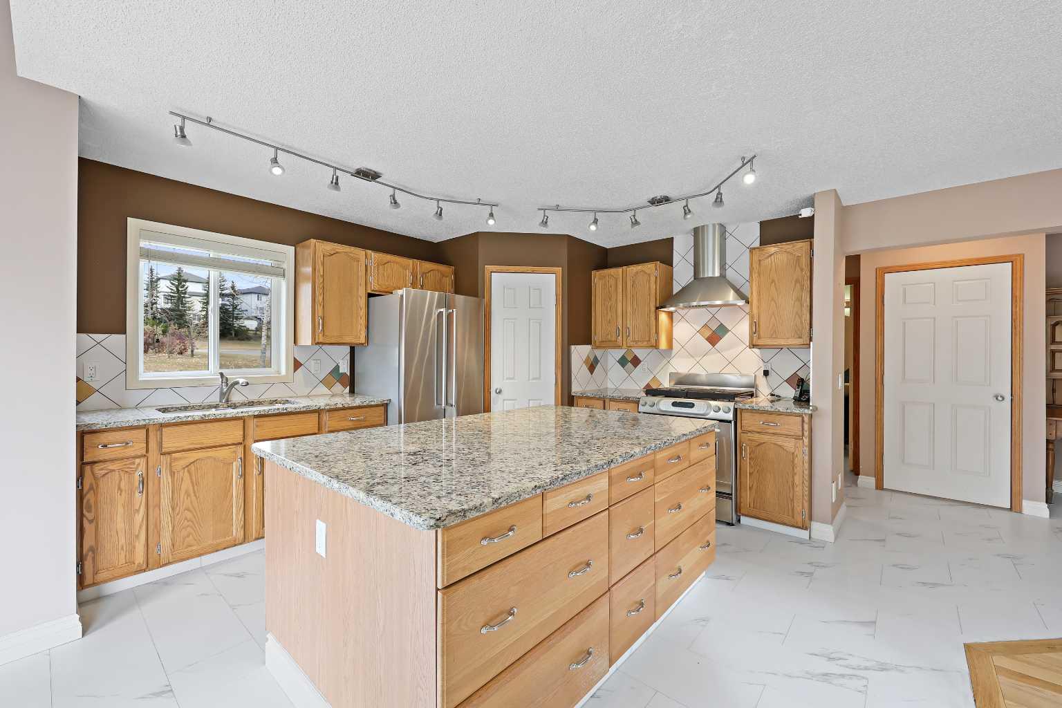 161 Arbour Crest Road NW