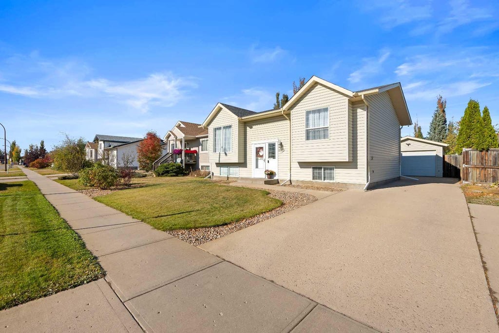 Photo of 6802 39 Street, Lloydminster, AB T9V 2Z4 (MLS # A2352486)