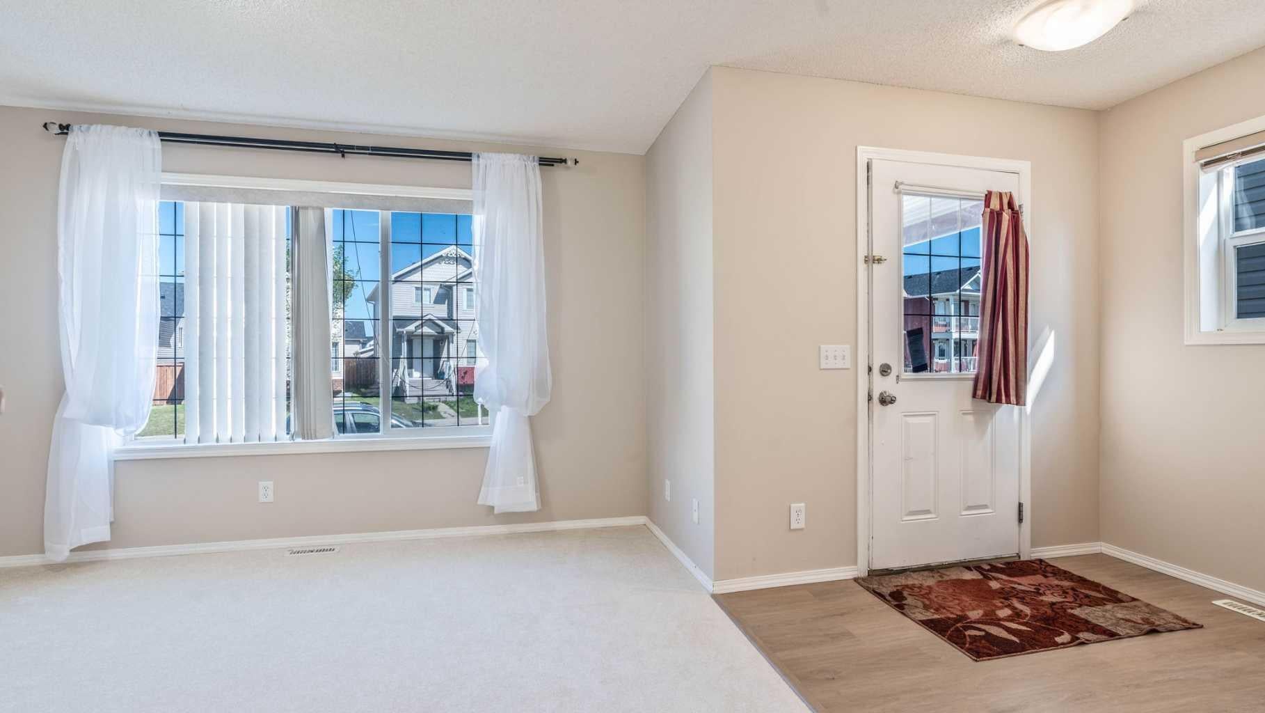 23 Taralake Road NE
