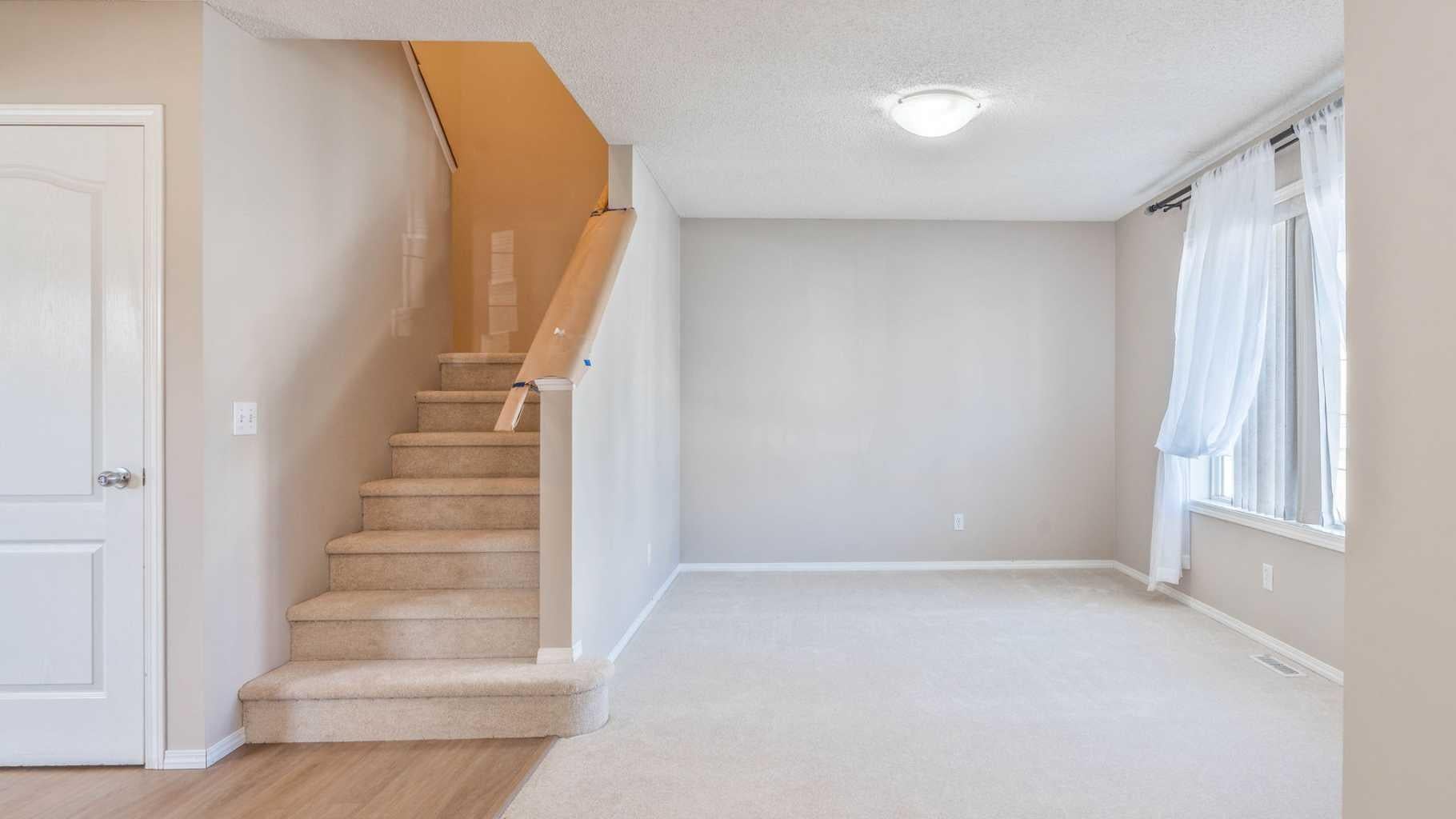 23 Taralake Road NE