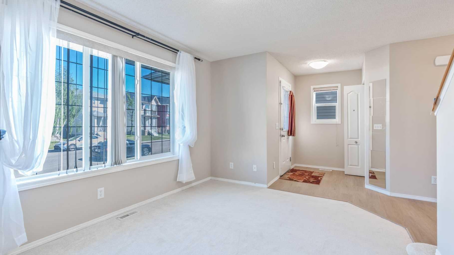 23 Taralake Road NE