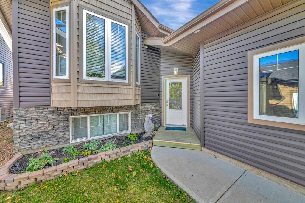 Photo of 3701 41 Avenue, Lloydminster, SK S9V 2J3 (MLS # A2351527)