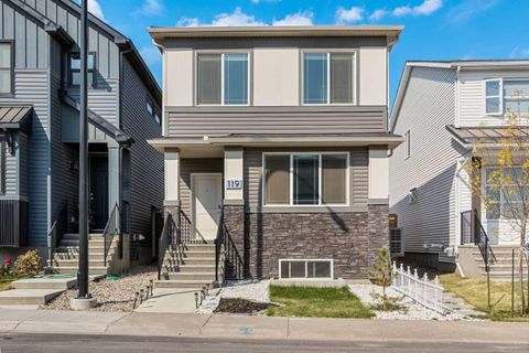 119 Herron Street NE Calgary AB T3P 1Y9