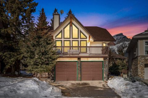 108 Lougheed Circle Banff AB T1L 1B4