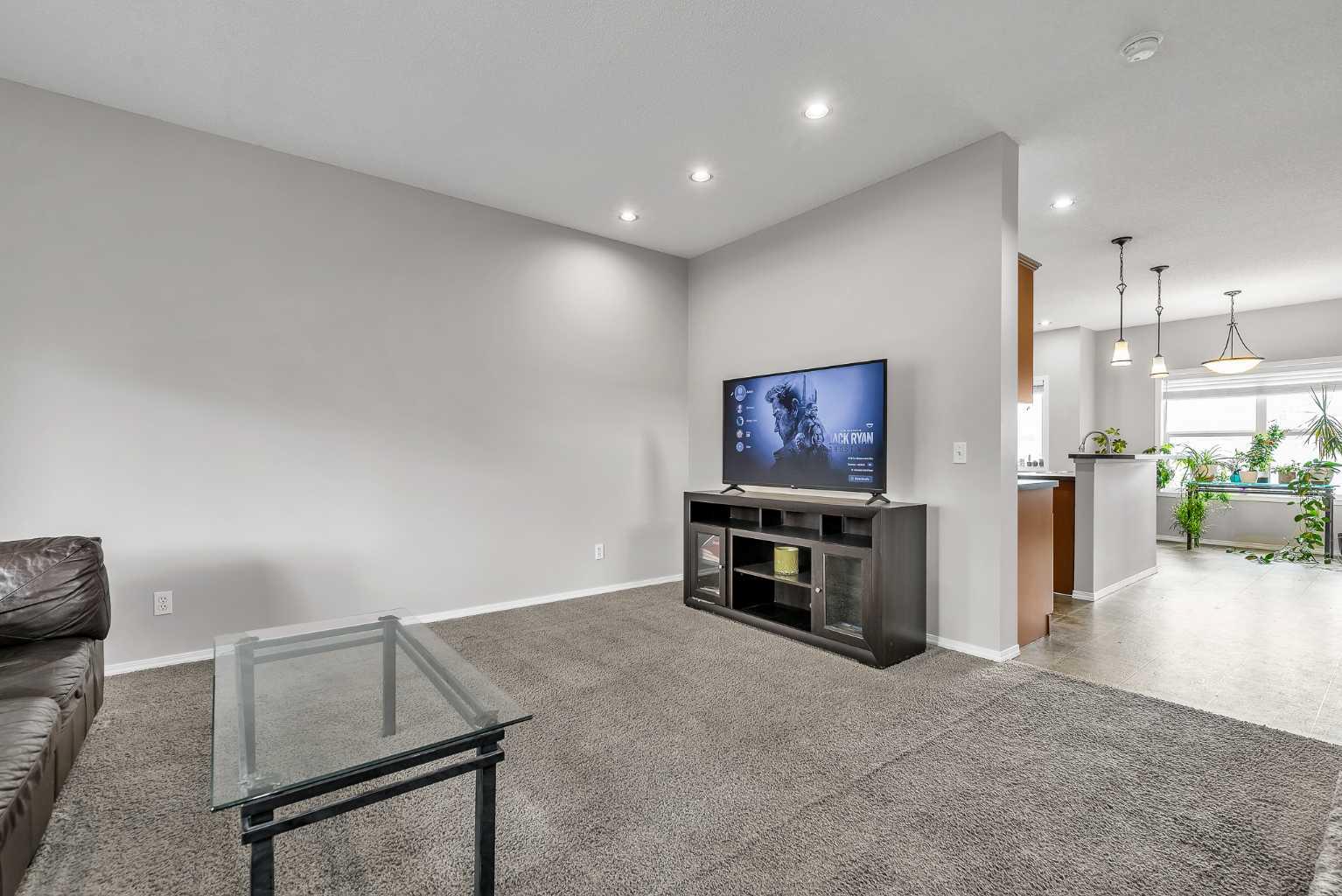 242 Copperstone Grove SE