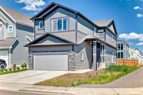 Photo of 10 Verity Landing SW, Calgary, AB T2Y 0T1 (MLS # A2313213)