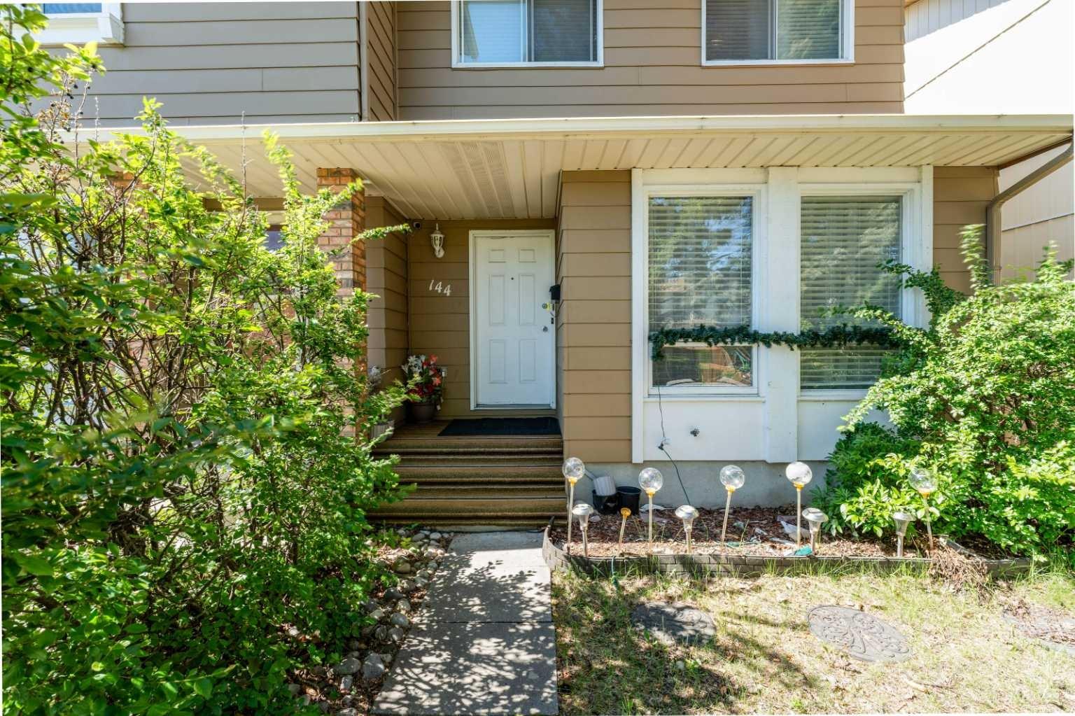 144 Midbend Place SE