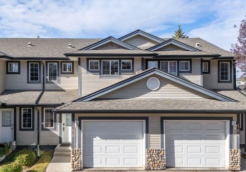 Photo of 104 Stonemere Place, Chestermere, AB T1X 1N1 (MLS # A2263355) Photo of 104 Stonemere Place, Chestermere, AB T1X 1N1 (MLS # A2263355)