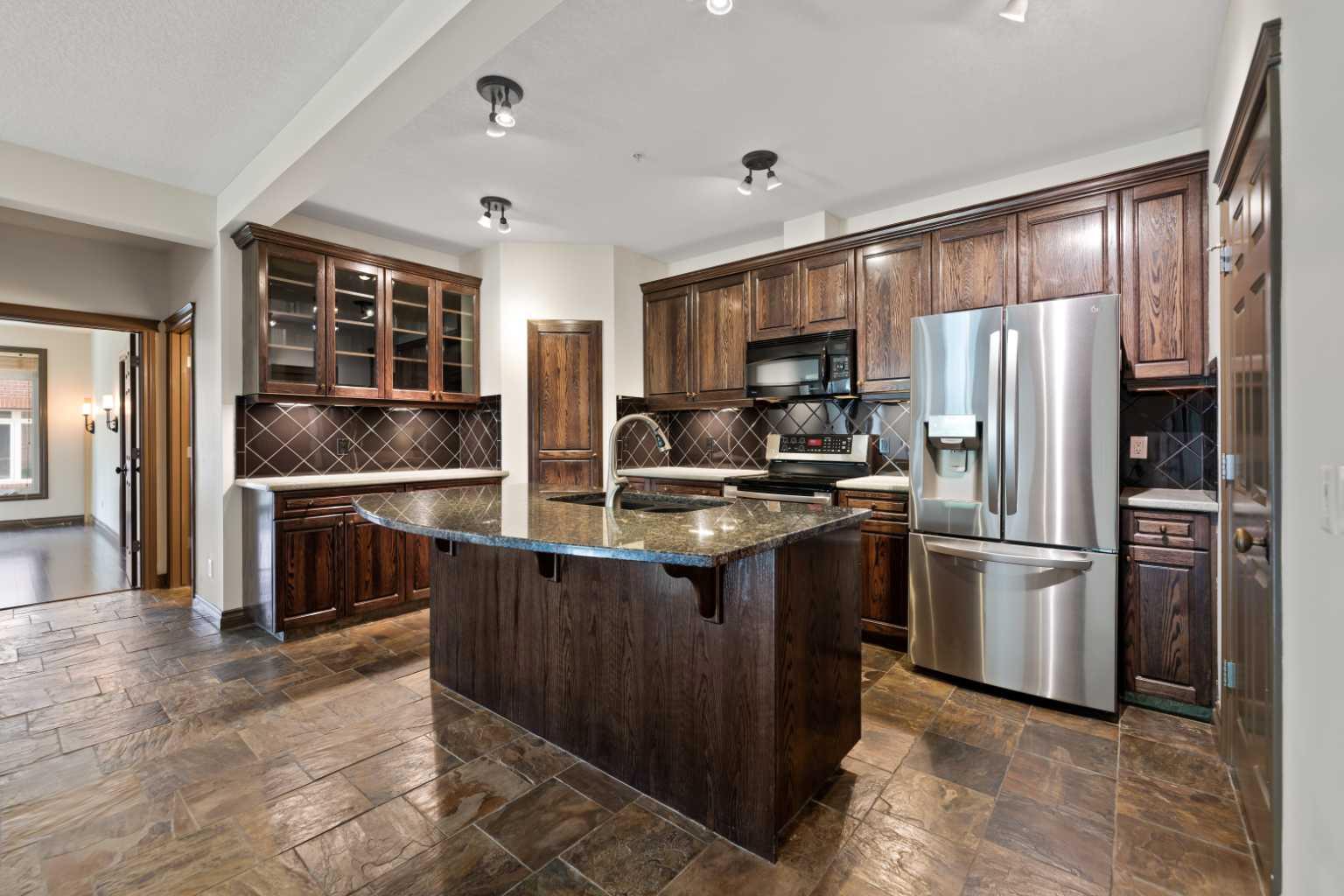 24 Hemlock Crescent SW 2108