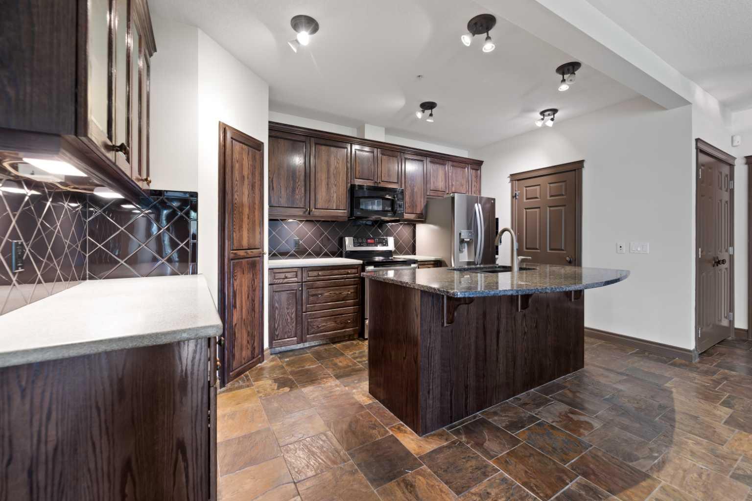 24 Hemlock Crescent SW 2108