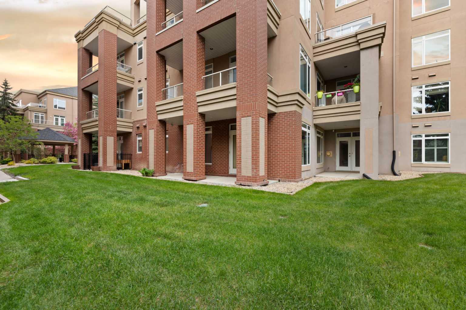 24 Hemlock Crescent SW 2108